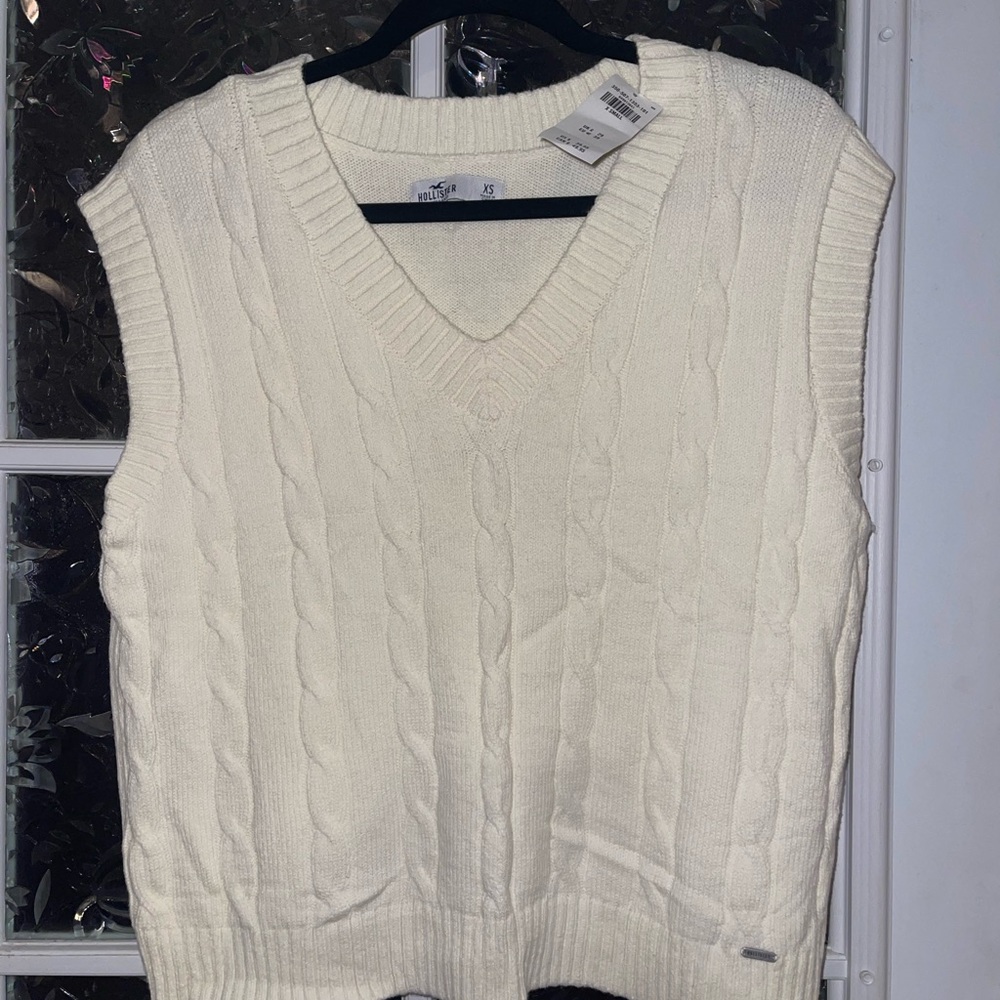 Cream Cable Knit vest Sweater